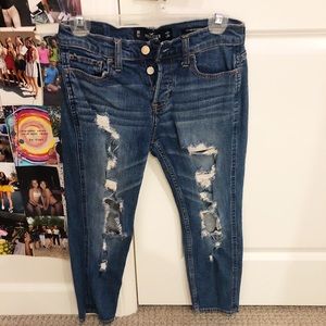 hollister: low rise boyfriend jeans